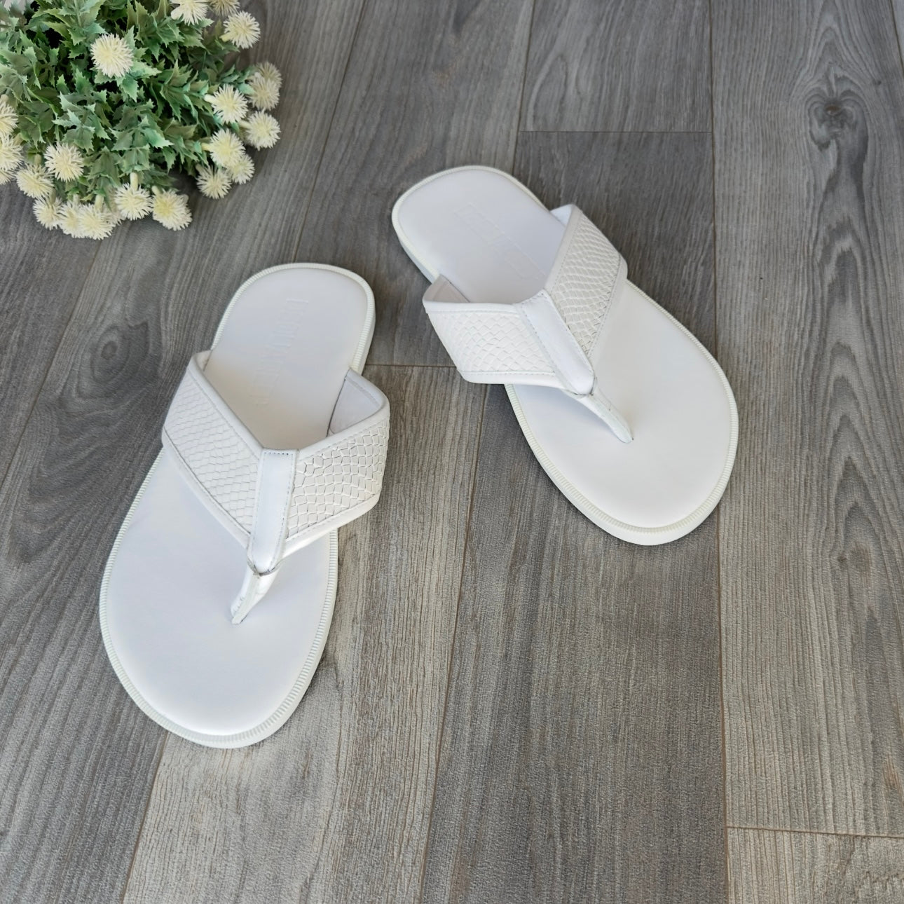 White Scale Pattern Men's Sandals